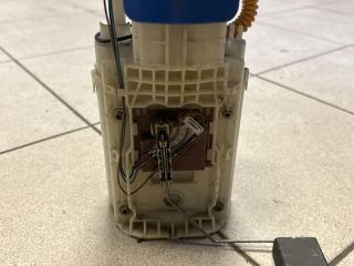 bontott VW GOLF V Üzemanyag Szivattyú