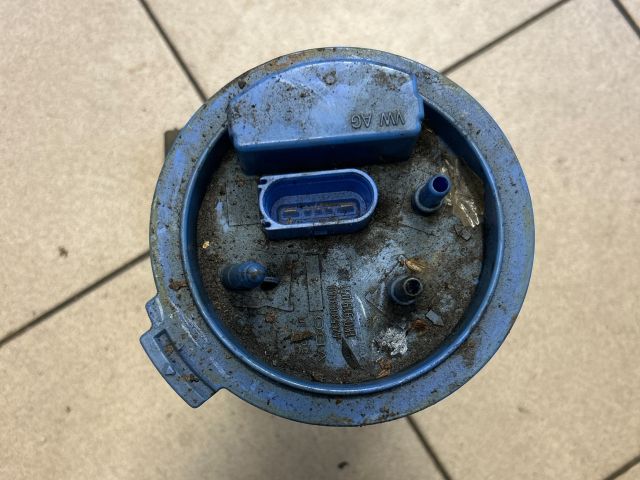 bontott VW GOLF V Üzemanyag Szivattyú