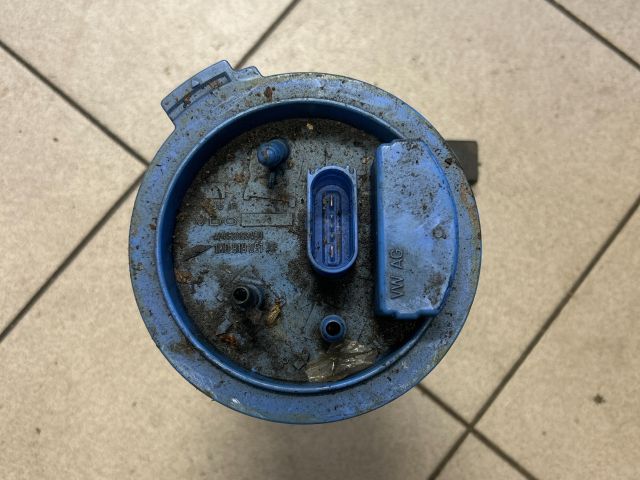 bontott VW GOLF V Üzemanyag Szivattyú