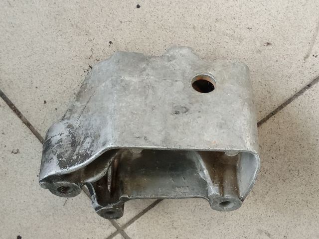 bontott VW GOLF V Váltó Tartó Bak (Pozíciófüggetlen)