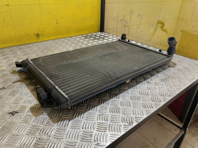 bontott VW GOLF V Vízhűtő Radiátor (Klímás)