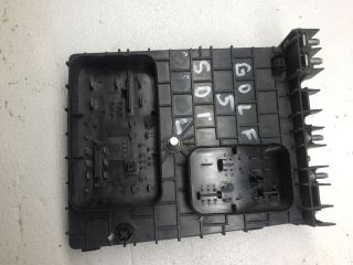 bontott VW GOLF V Biztosítéktábla Motortér