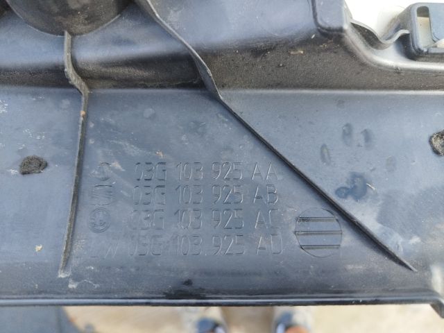 bontott VW GOLF V Felső Motorburkolat