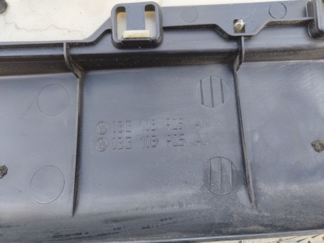 bontott VW GOLF V Felső Motorburkolat