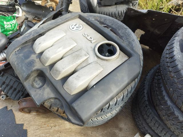 bontott VW GOLF V Felső Motorburkolat