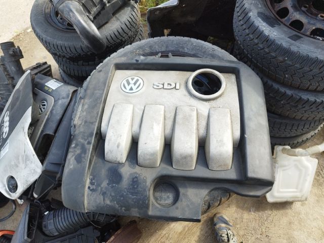 bontott VW GOLF V Felső Motorburkolat