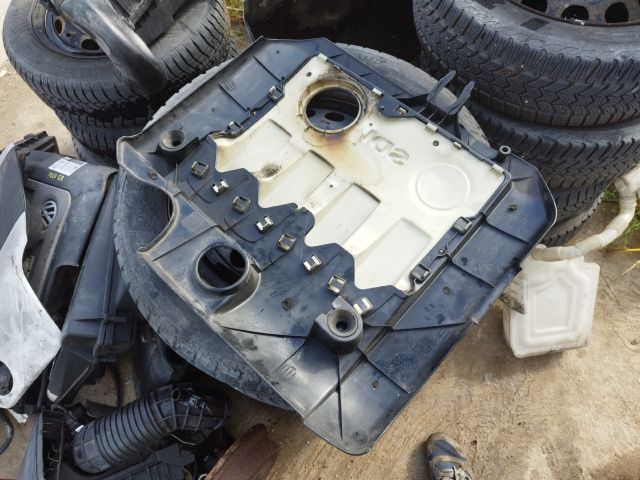 bontott VW GOLF V Felső Motorburkolat