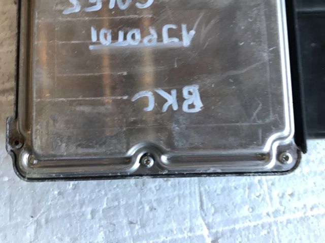 bontott VW GOLF V Motorvezérlő