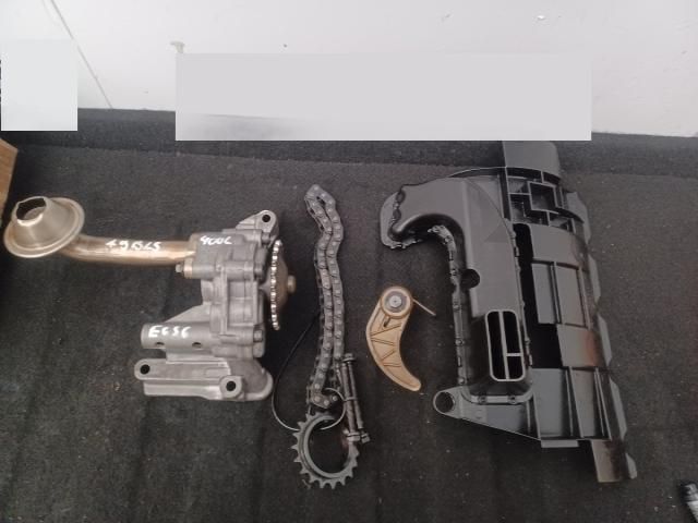 bontott VW GOLF V Olajszivattyú