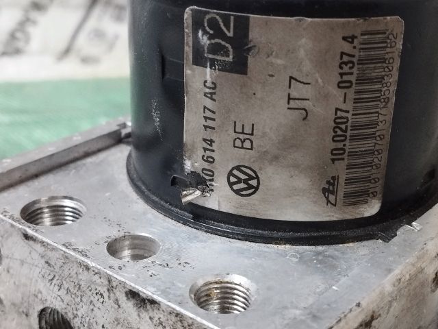 bontott VW GOLF V ABS Kocka