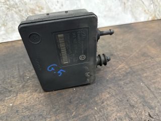 bontott VW GOLF V ABS Kocka