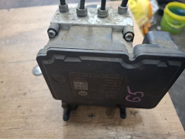 bontott VW GOLF V ABS Kocka