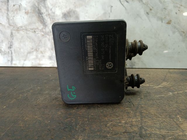 bontott VW GOLF V ABS Kocka