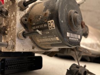 bontott VW GOLF V ABS Kocka