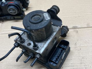 bontott VW GOLF V ABS Kocka