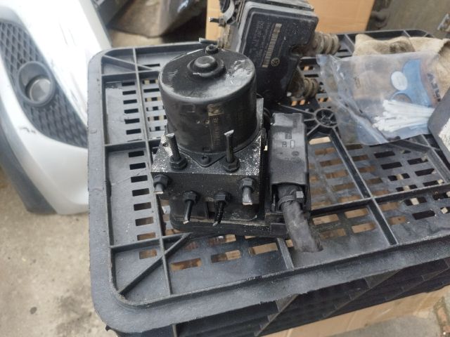 bontott VW GOLF V ABS Kocka