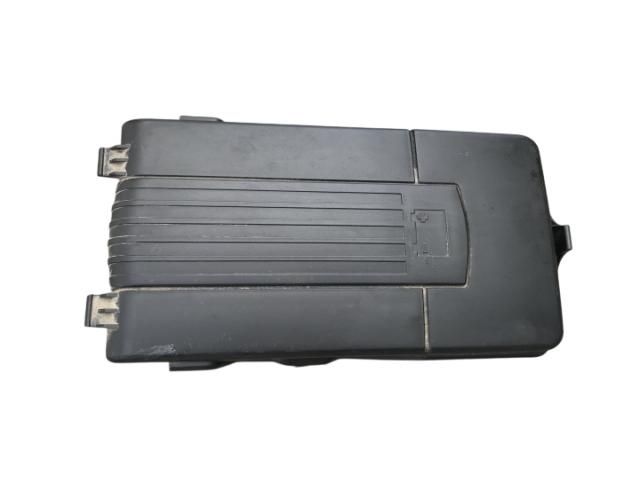 bontott VW GOLF V Akkumulátor Fedél