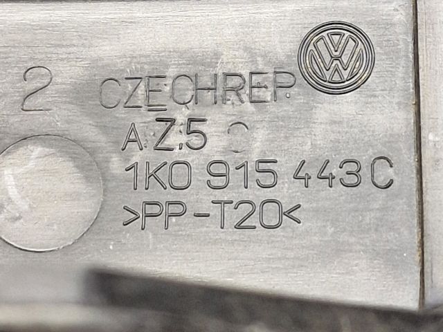 bontott VW GOLF V Akkumulátor Fedél