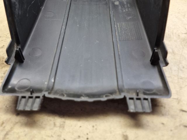 bontott VW GOLF V Akkumulátor Fedél