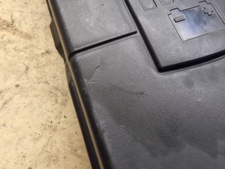 bontott VW GOLF V Akkumulátor Fedél