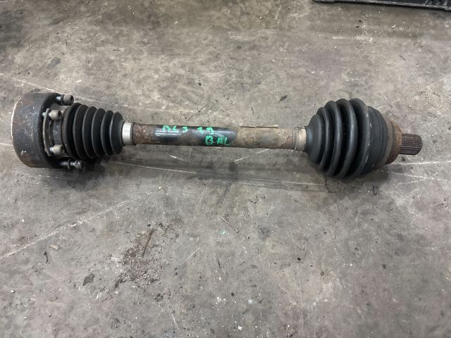 bontott VW GOLF V Bal Féltengely