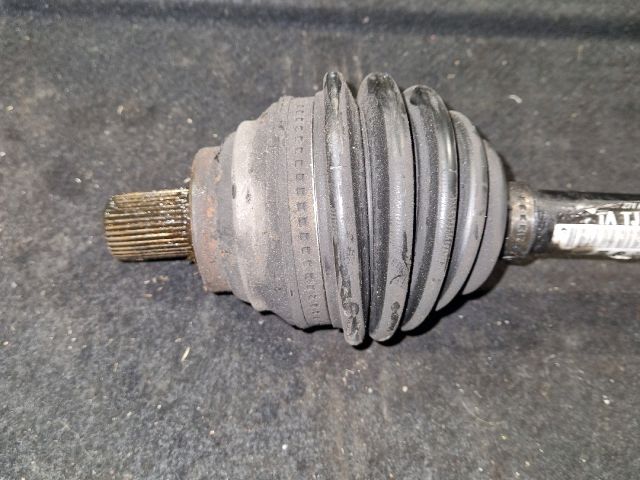 bontott VW GOLF V Bal Féltengely