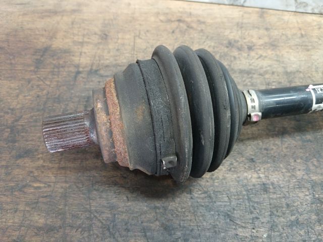 bontott VW GOLF V Bal Féltengely