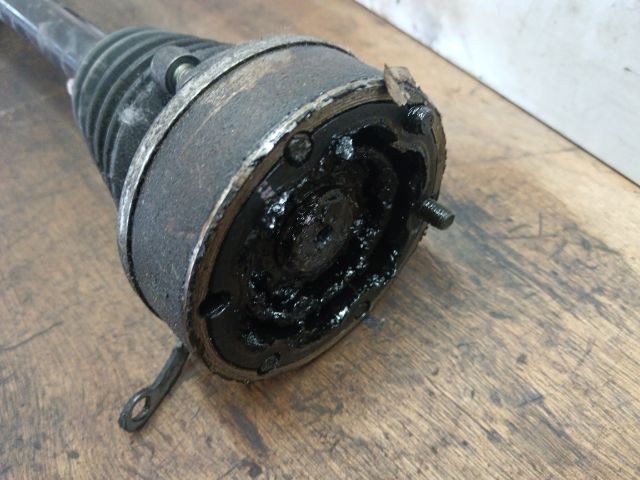 bontott VW GOLF V Bal Féltengely