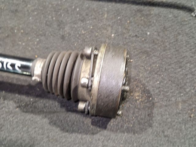 bontott VW GOLF V Bal Féltengely