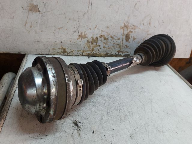 bontott VW GOLF V Bal Féltengely