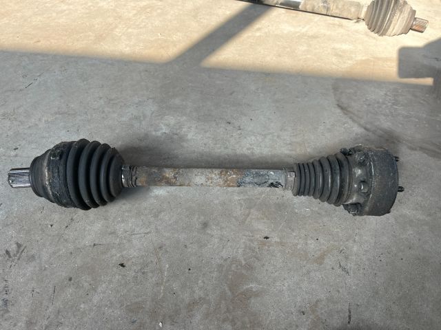 bontott VW GOLF V Bal Féltengely