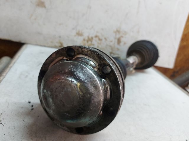 bontott VW GOLF V Bal Féltengely