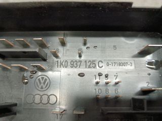 bontott VW GOLF V Biztosítéktábla Motortér