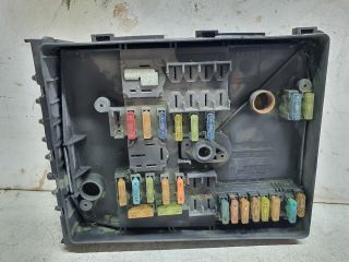 bontott VW GOLF V Biztosítéktábla Motortér