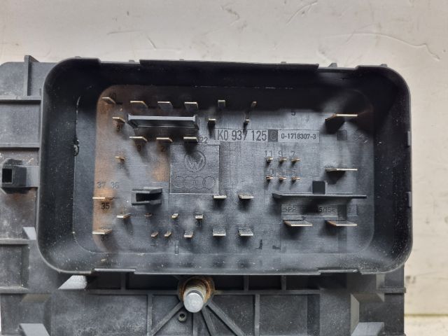 bontott VW GOLF V Biztosítéktábla Motortér