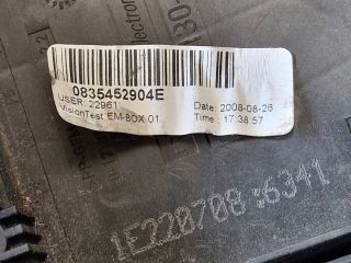 bontott VW GOLF V Biztosítéktábla Motortér