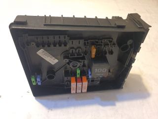 bontott VW GOLF V Biztosítéktábla Motortér