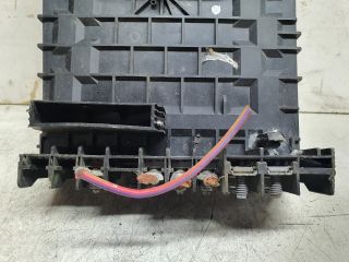 bontott VW GOLF V Biztosítéktábla Motortér