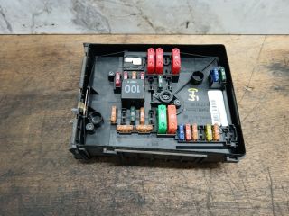 bontott VW GOLF V Biztosítéktábla Motortér