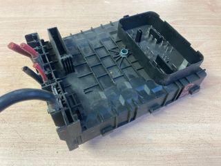 bontott VW GOLF V Biztosítéktábla Motortér