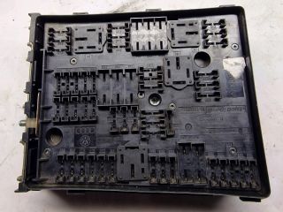 bontott VW GOLF V Biztosítéktábla Motortér