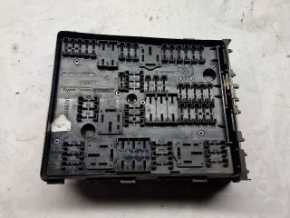 bontott VW GOLF V Biztosítéktábla Motortér