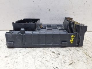 bontott VW GOLF V Biztosítéktábla Motortér