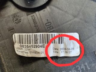 bontott VW GOLF V Biztosítéktábla Motortér