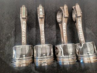 bontott VW GOLF V Dugattyú