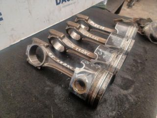 bontott VW GOLF V Dugattyú