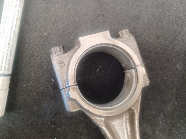 bontott VW GOLF V Dugattyú