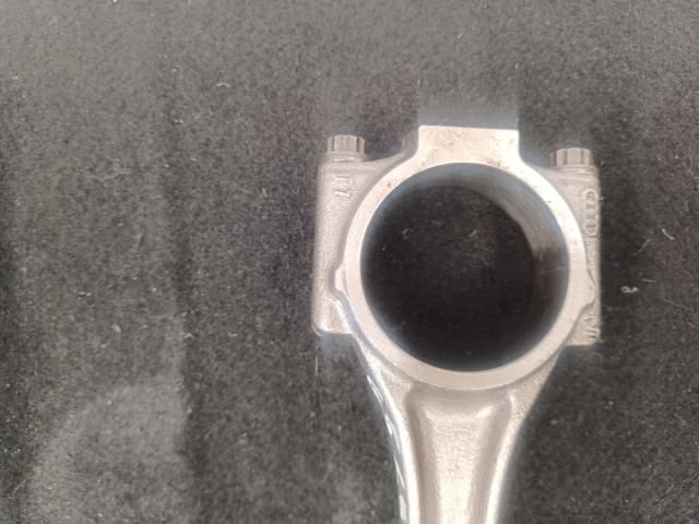 bontott VW GOLF V Dugattyú