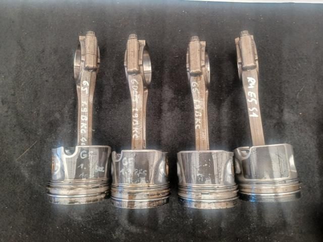 bontott VW GOLF V Dugattyú