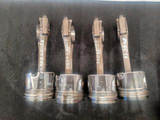 bontott VW GOLF V Dugattyú